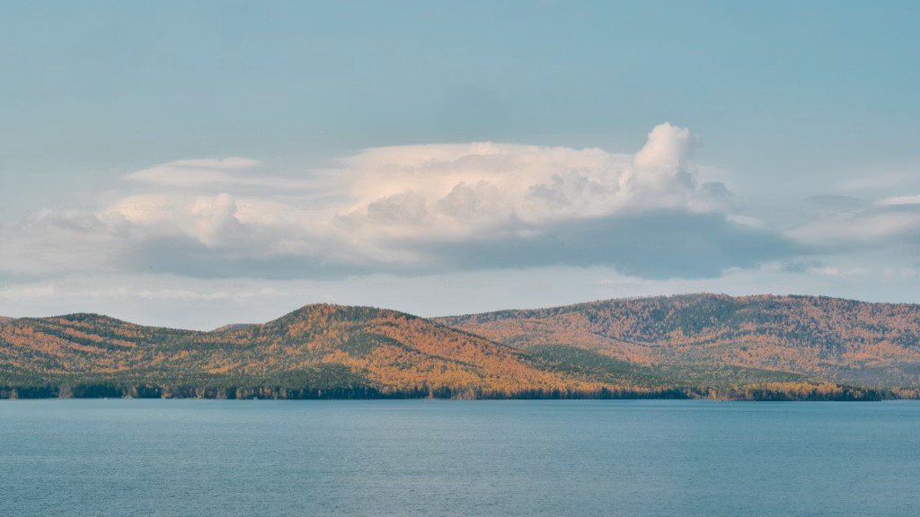 Lake Naivasha with hippo and boat safari